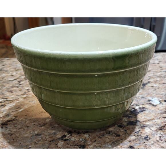 Crate & Barrel Green Bowl 7" D and 4 1/2" Tall - Portugal - Picture 4 of 16